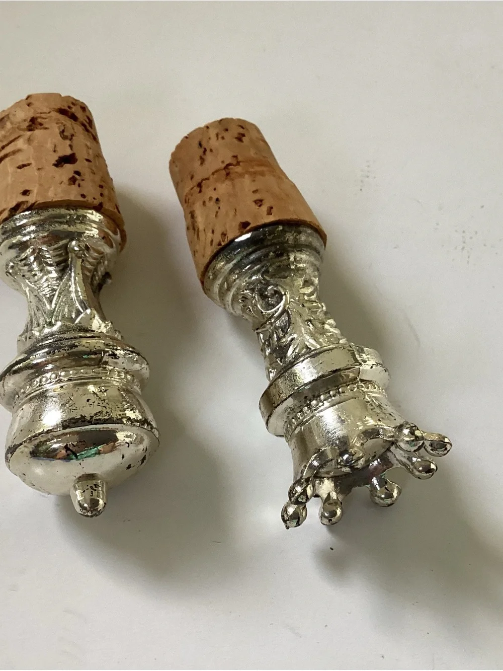 Silver Crown Decorative Wine Stopper - Metallic Silver